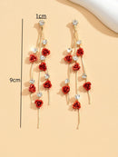 Brincos Longos Retrô com Rosa e Detalhes em Strass